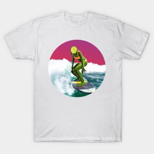 Surfing Cucumber (Round) T-Shirt